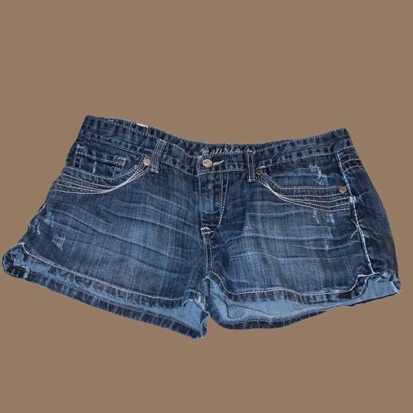 Maurice’s Faded Embroidered Pocket Denim Shorts Size 11/12 #126 - Picture 1 of 4